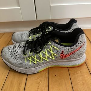 Nike gently used 7.5 women’s sneaker